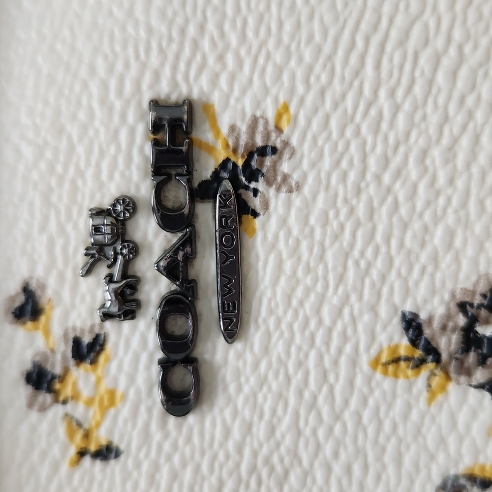 Coach Crossbody Clutch Bag - Picture 3 of 10